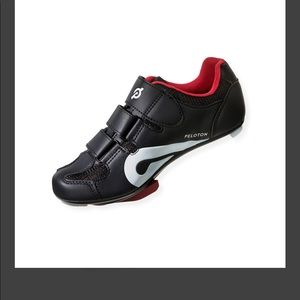 Gently used peloton cycling shoes 👟